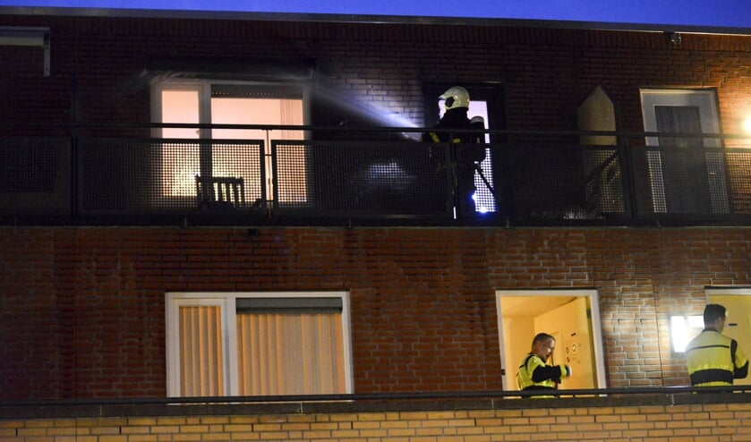 De brand was aan de achterzijde van de woning.