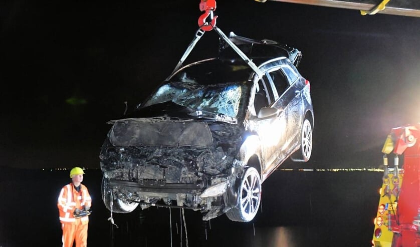 Auto te water in Vlissingen; inzittende gered