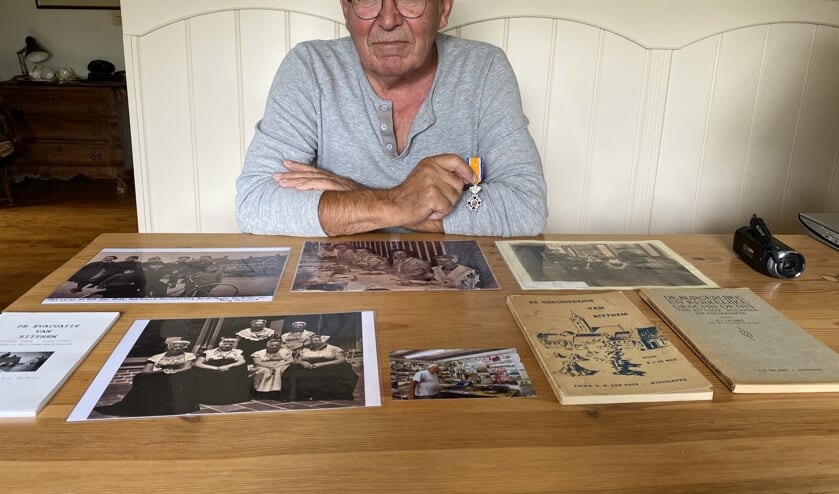 Wim de Meij spreekt met zijn foto’s van vroeger 