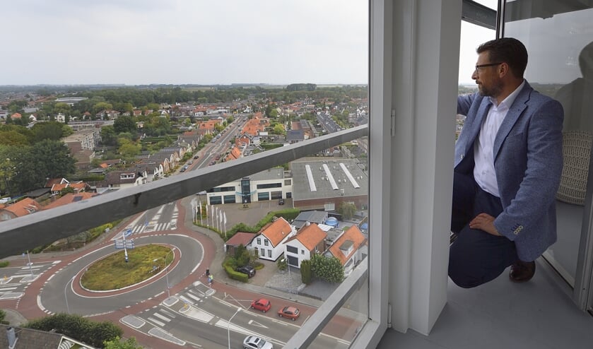 'Als je uit het raam kijkt en het is helder zie je Antwerpen liggen'