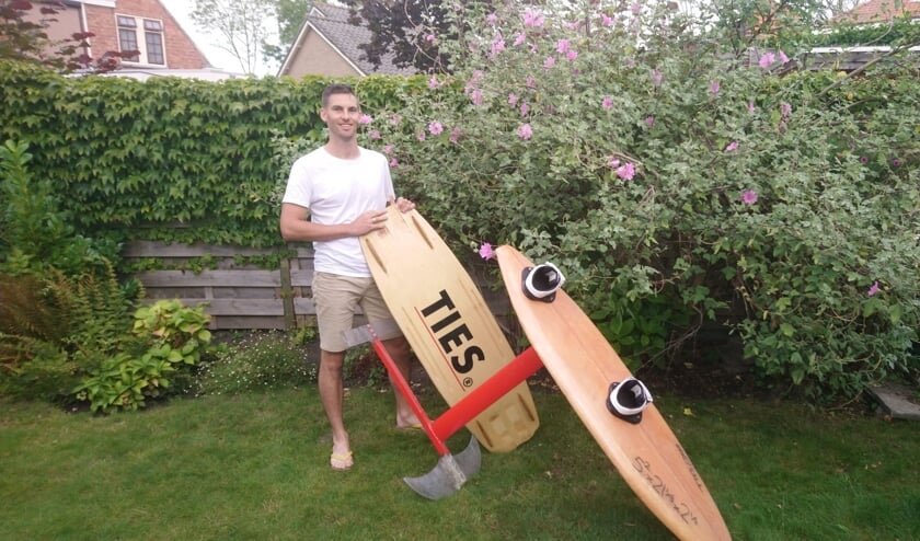 Thoolse Ties Reitsma bouwt zelf een jetsurfboard 