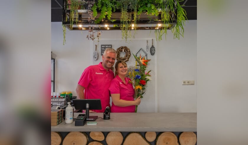 Kees-Jan en Petra Langenberg in hun bloemwinkel