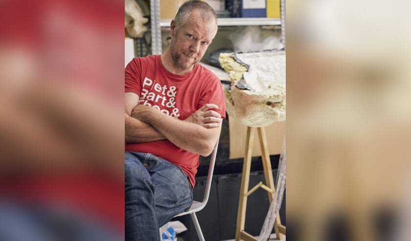 Folkert de Jong bouwt bijzondere installatie in de Grote Kerk