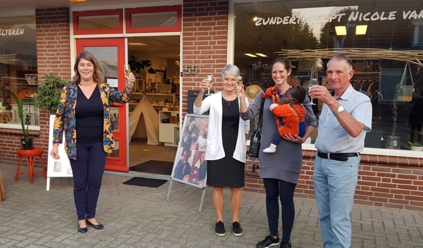 Doel van de door vrijwilligers gerunde kringloopwinkel is het structureel bieden van financiële hulp aan het door de Zundertse Nicole van Elteren opgerichte kindertehuis in Malawi.
