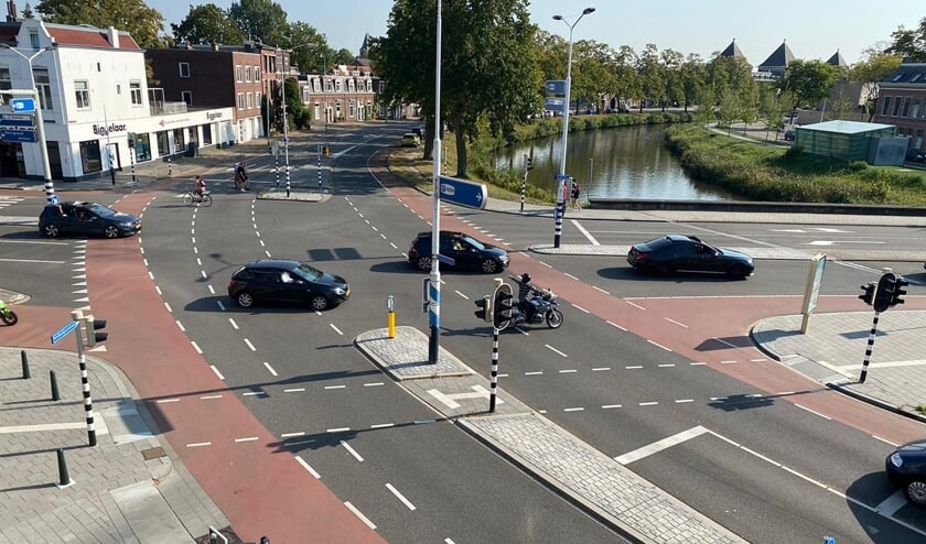 De trouwstoet zorgde voor veel overlast.