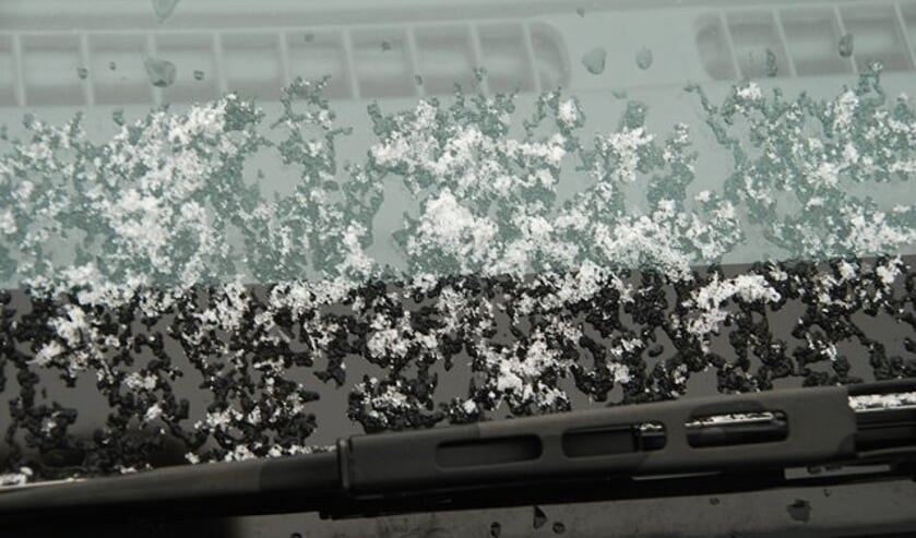 Breda ontsprong tweemaal de sneeuwdans. Veel meer dan resten natte sneeuw op auto's bleef er niet over.