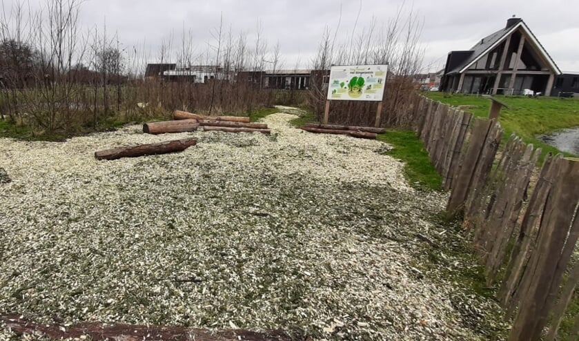 Noord-Bevelandse kerstbomen liggen in snippers in het tiny forest
