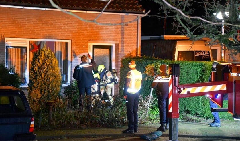 De brandweer heeft nog metingen gedaan via de voordeur.