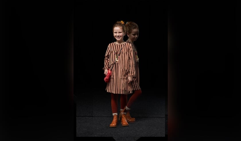 <p>Emma laat op deze foto de twee kanten van har keven zien. </p>