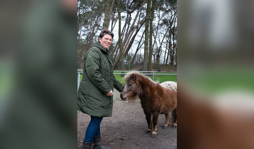 <p>Linda Nouws, beheerder kinderboerderij De Gele Berg.</p>