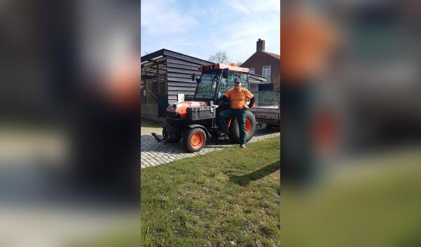 <p>Voorman Istwan Stadler bij de trekker, die ook onder de kinderen populair is. </p>