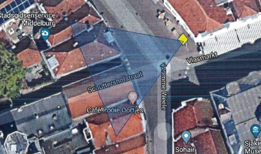 Een van de passantentellers staat op de hoek van de Vlasmarkt en Kromme Weele