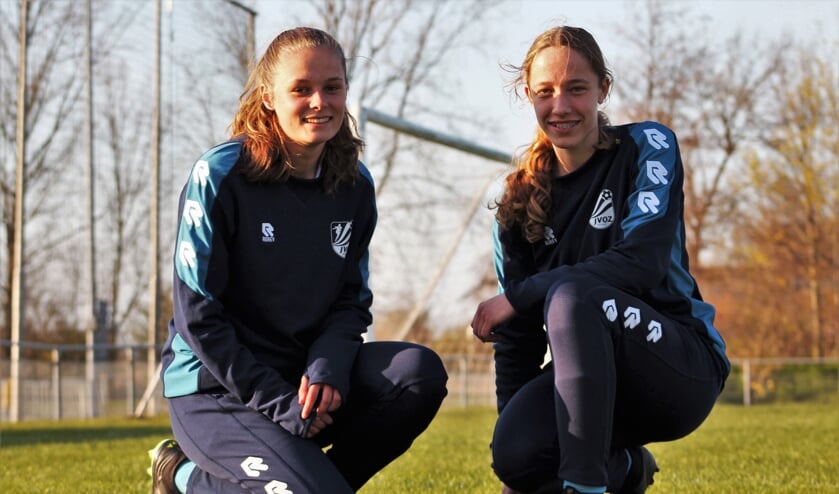 <p>Michelle van der Jagt (l) en Fabiënne Tolhoek bij JVOZ.</p>