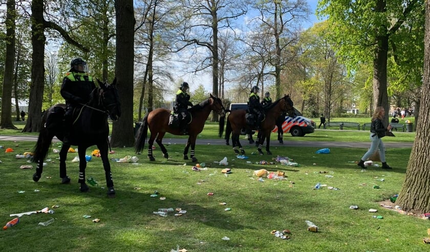 De ME ontruimt het park.
