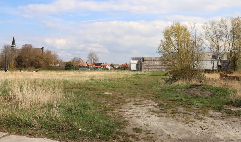 <p>De grond ligt al jaren braak.</p>
