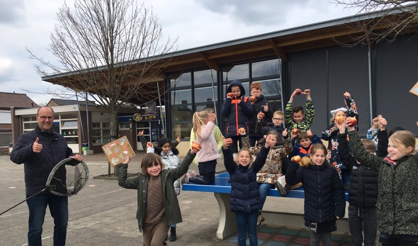 <p>Alle duimen omhoog voor Ties en Romy van basisschool Het Palet.</p>