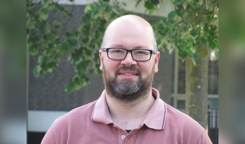 'Al met al gaat het thuiswerken wel goed', aldus Bülent Acer, medewerker van de Gemeente Zundert.