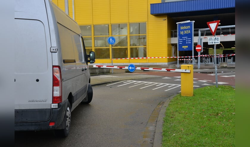 Stormschade bij Ikea, donderdag 18 januari 2018.